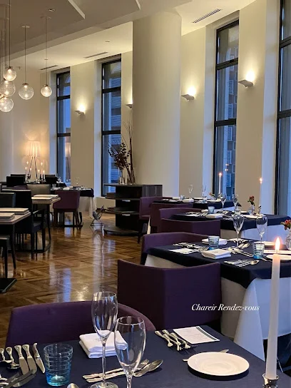 シャレル・ランデヴーまで徒歩8分