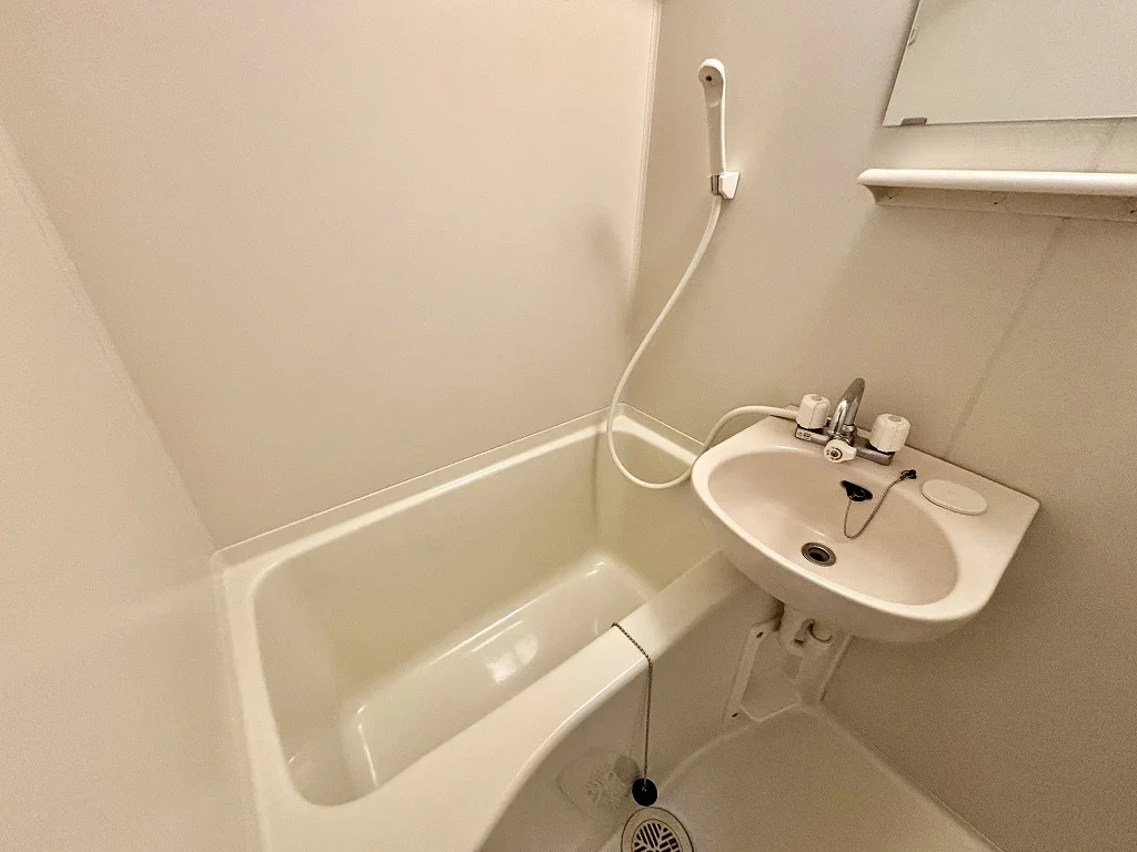 設備・仕様は号室により異なる為、現況を優先いたします。