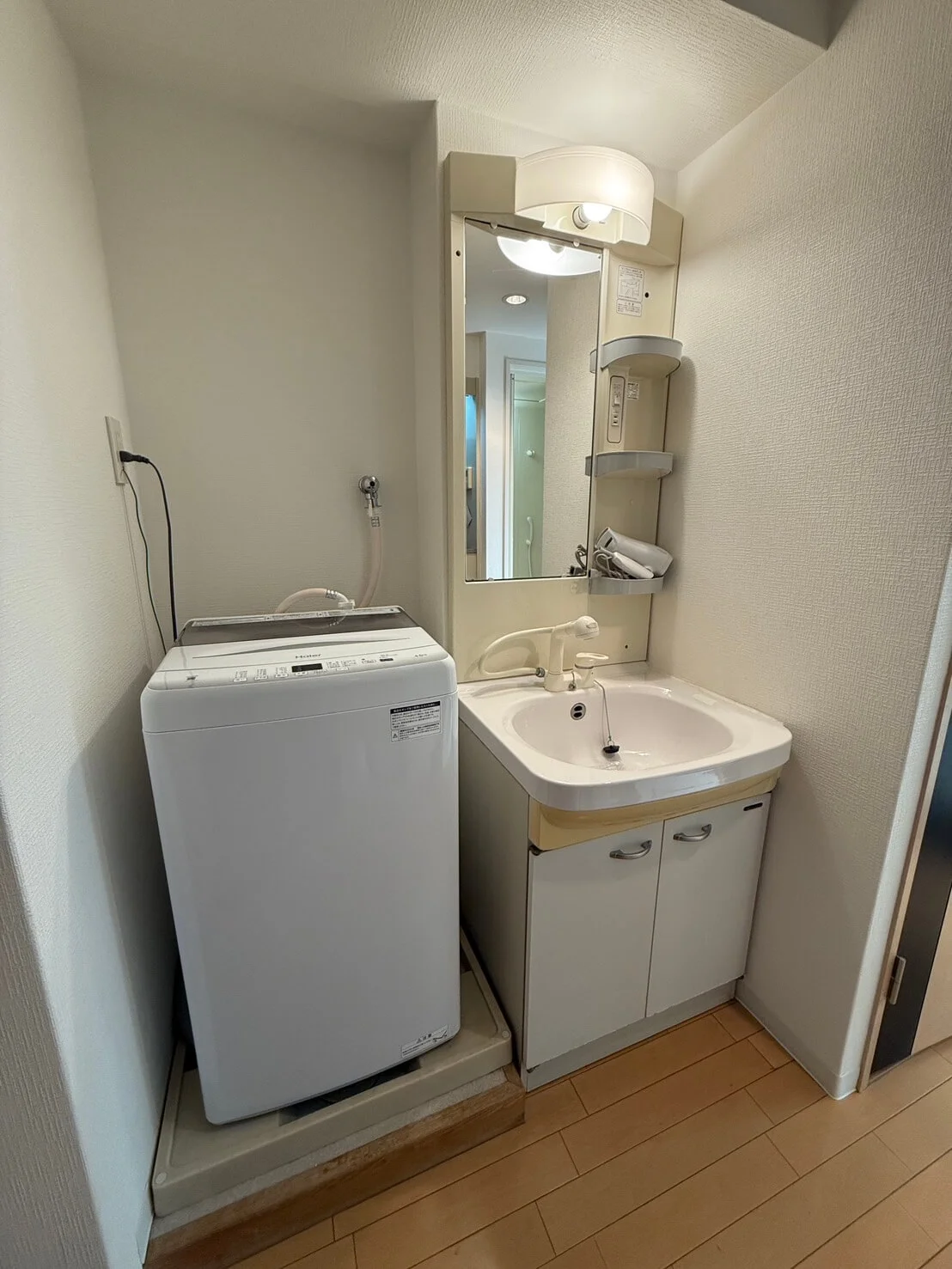 洗濯機も完備♪独立洗面台付き♪
