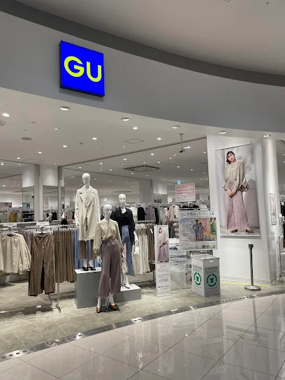 ジーユー イオンモール高岡店まで徒歩14分