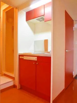 初めての一人暮らしでも安心なラジエントヒーター搭載！