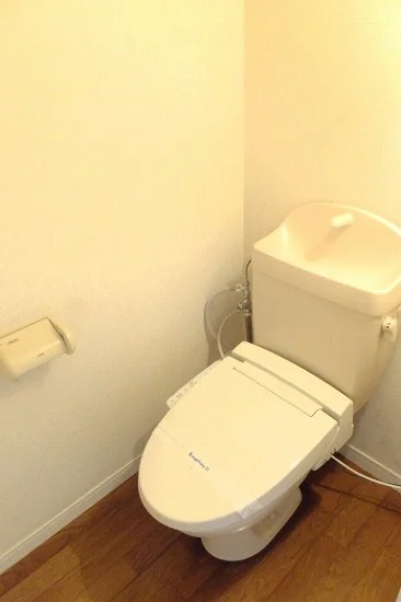 温水洗浄便座付きです♪