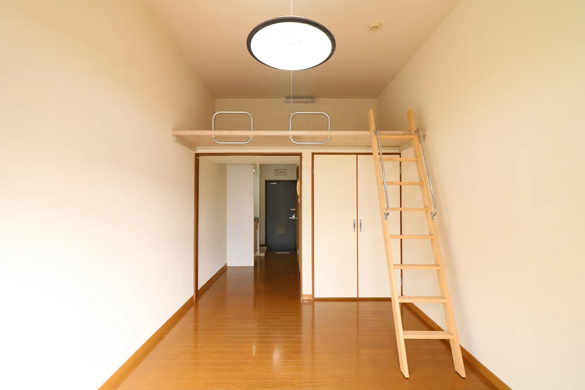 （※一部の号室で家具家電なし）１Ｆフローリング仕様・２Ｆ絨毯仕様