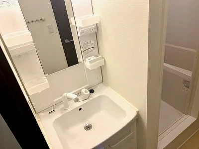 独立洗面台完備