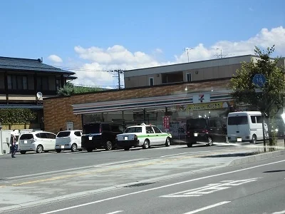 セブンイレブンまで490m