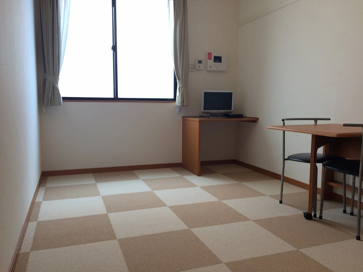 絨毯はお部屋によって柄が異なります。