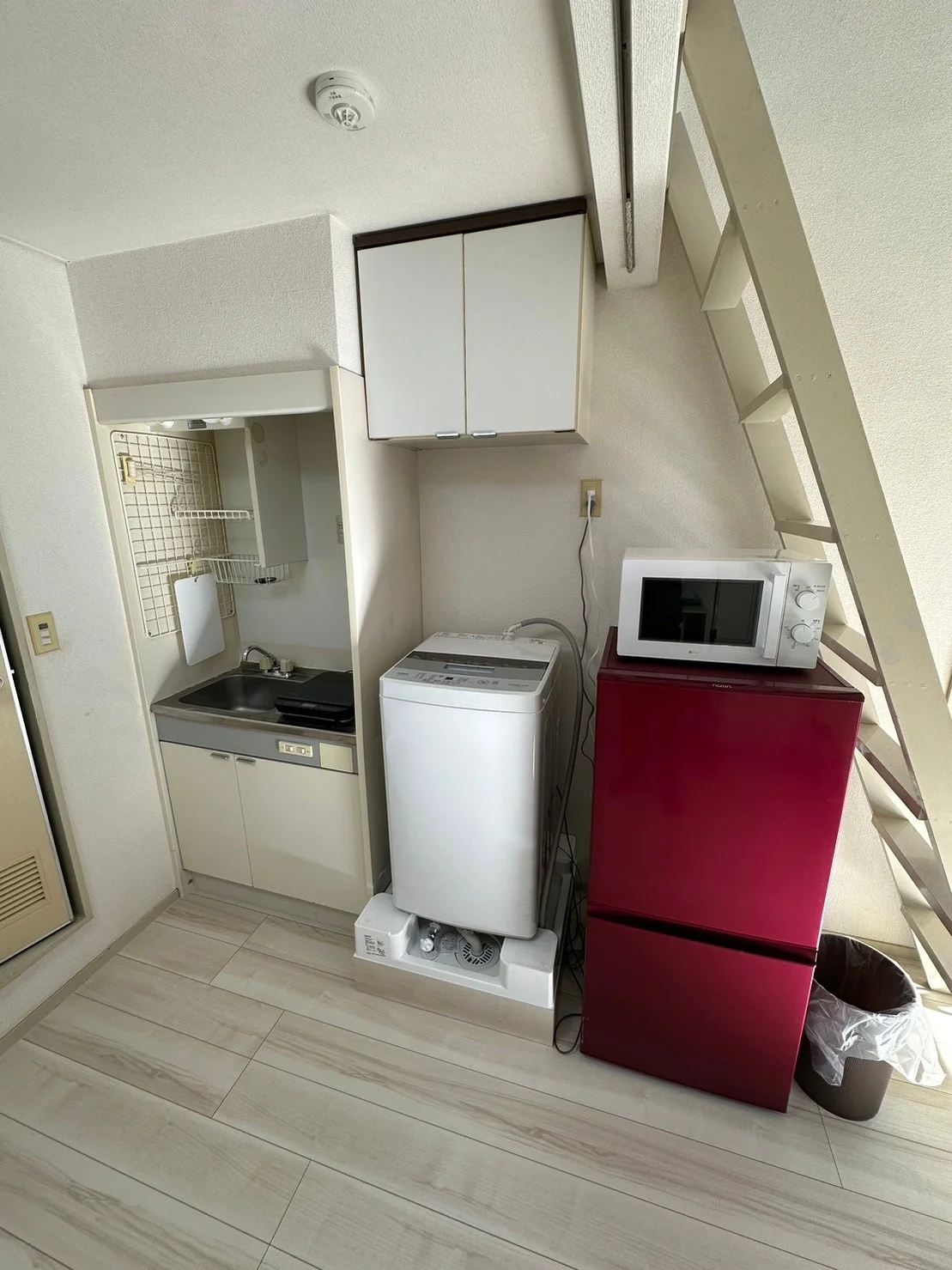 201号室と同じ写真ですが、ほとんど同じ物が置いてあります