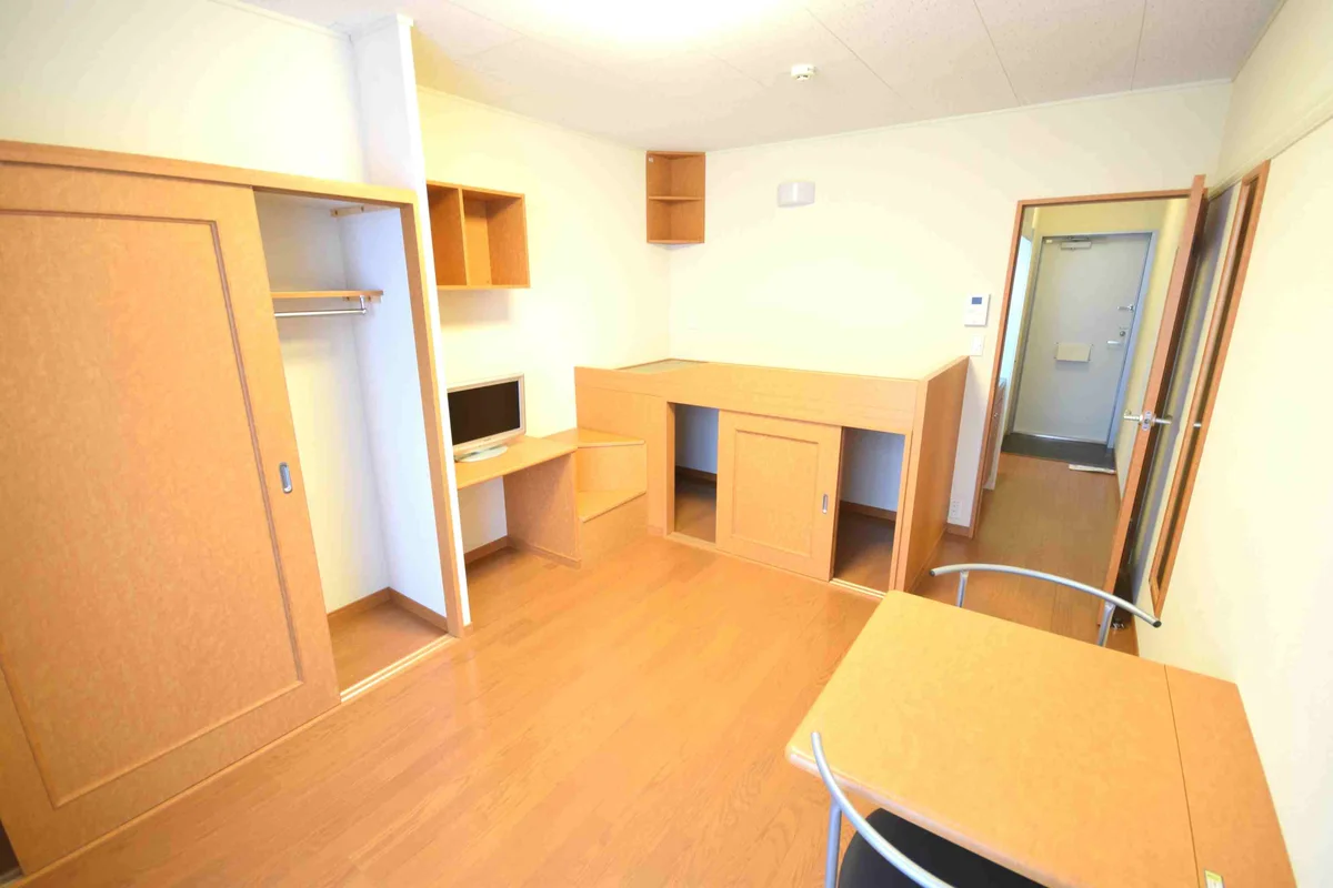 クローゼット・収納付ベッドで多い荷物も楽々収納♪