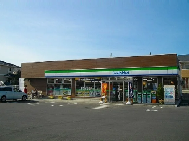 ファミリーマート新屋日吉町店まで550m