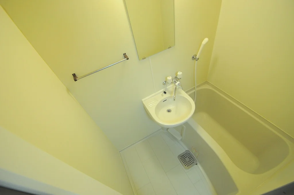 同シリーズの類似となります。現況を優先致します。