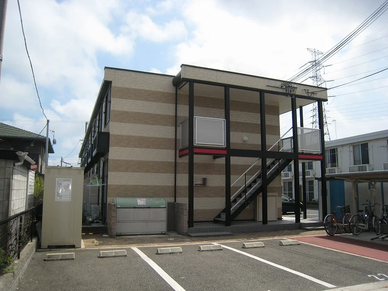 建物南側、西側にもあります。