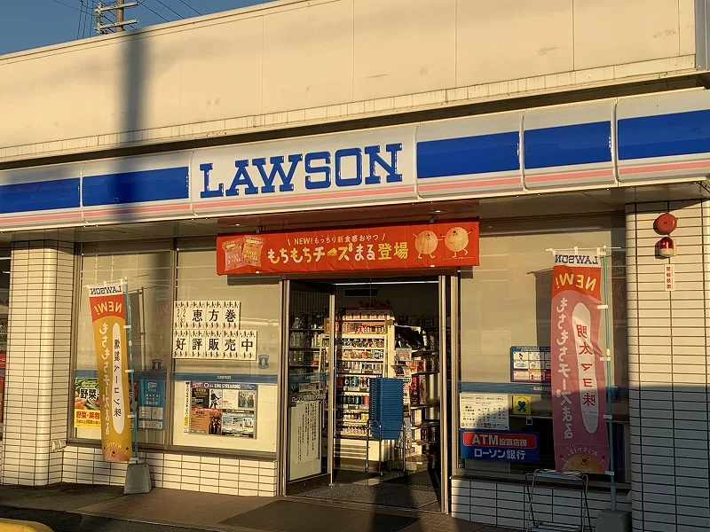 徒歩、約3分です。