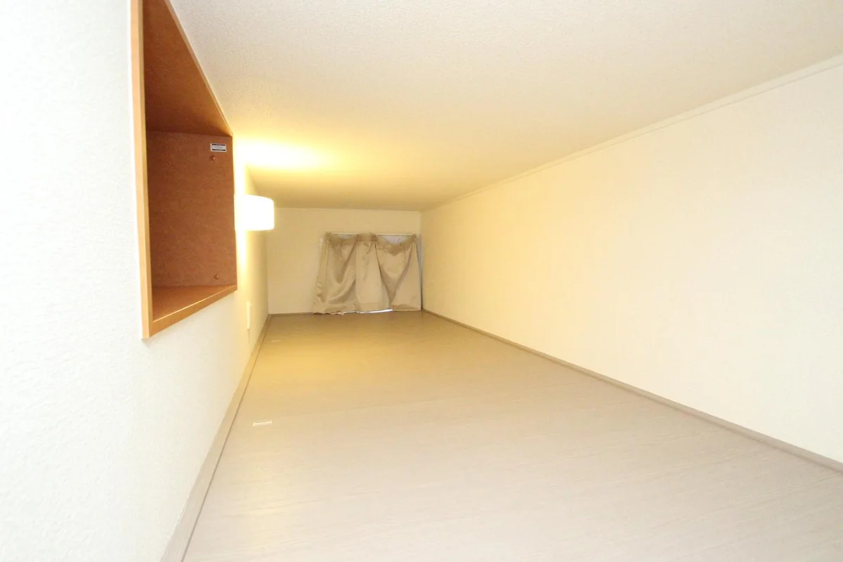 ロフト付。室内天井も高くお部屋を広く使えます！