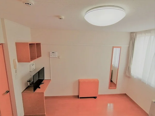 居室：１Fはフローリング　2Fは絨毯