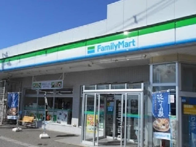 ファミリーマート割山店まで1103m