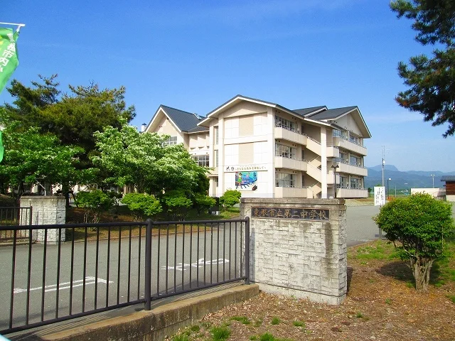 東根市立第二中学校まで1910m