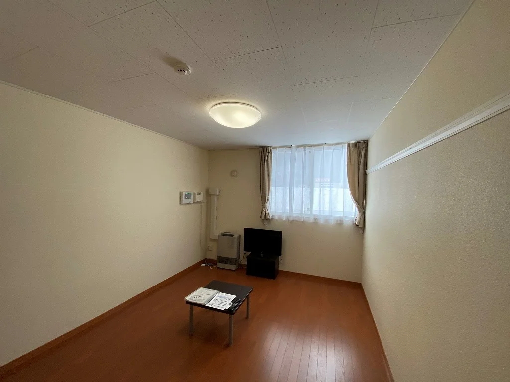 居室：１Fはフローリング　2Fは絨毯