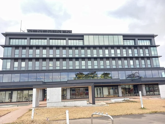 大館市役所本庁舎まで1620m