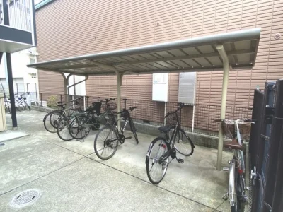 屋根付き駐輪場です。