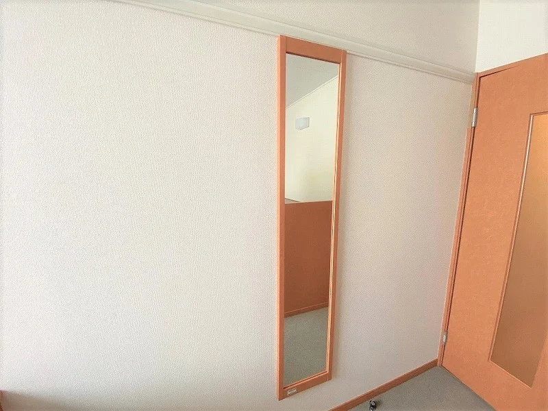 居室：１Fはフローリング　2Fは絨毯