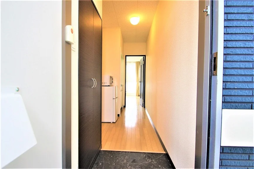 中扉があるので、来客があってもプライバシーを守ります！