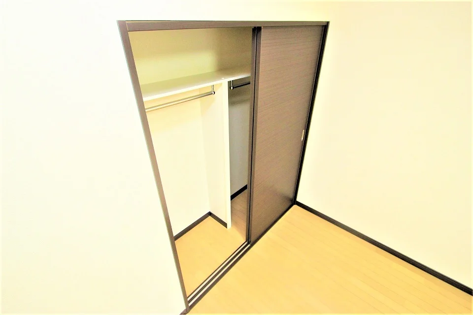 広めのクローゼットになっています。(*^^*)