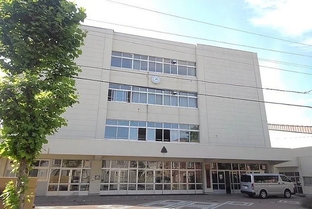 日章中学校まで660m