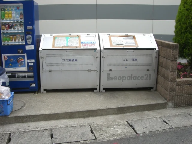 ダストボックス