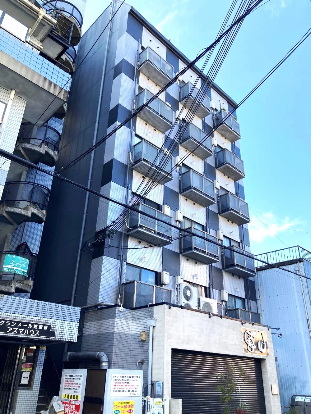 和歌山駅から徒歩圏内の　立地条件の良い物件！　近隣に飲食店なども豊富で生活に便利なエリアです！