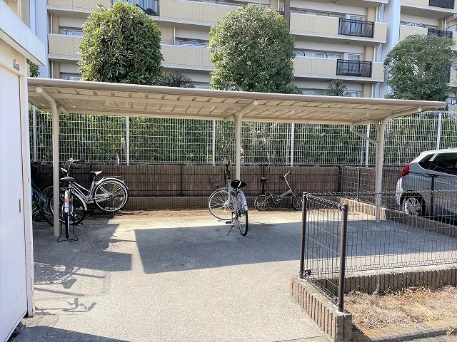 屋根付き駐輪場