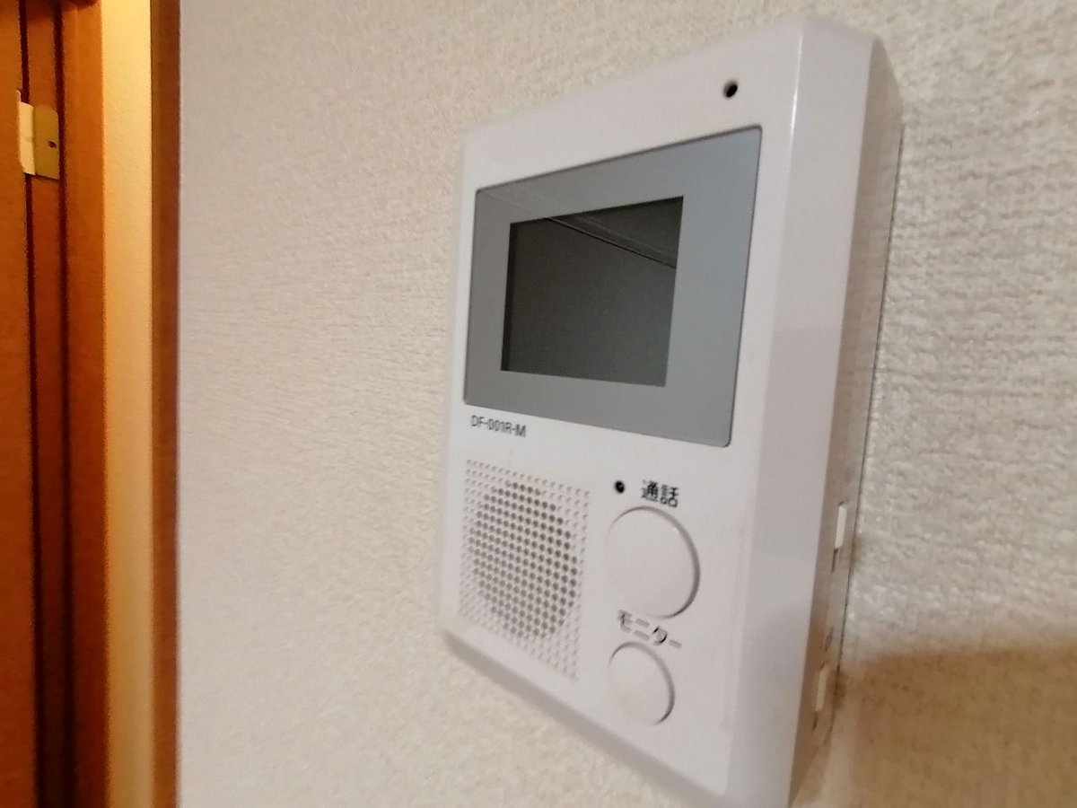 モニター付きインターフォン付きです。