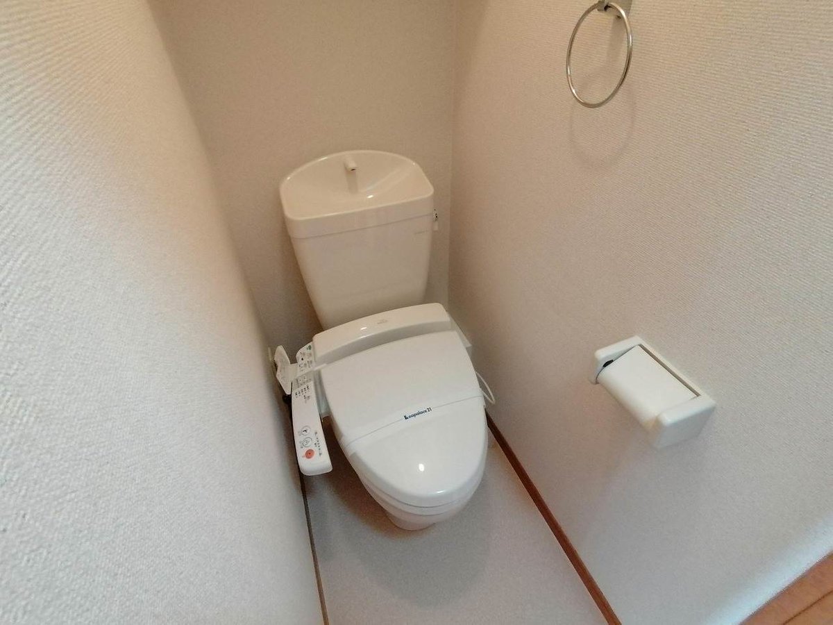 温水洗浄便座付きです。
