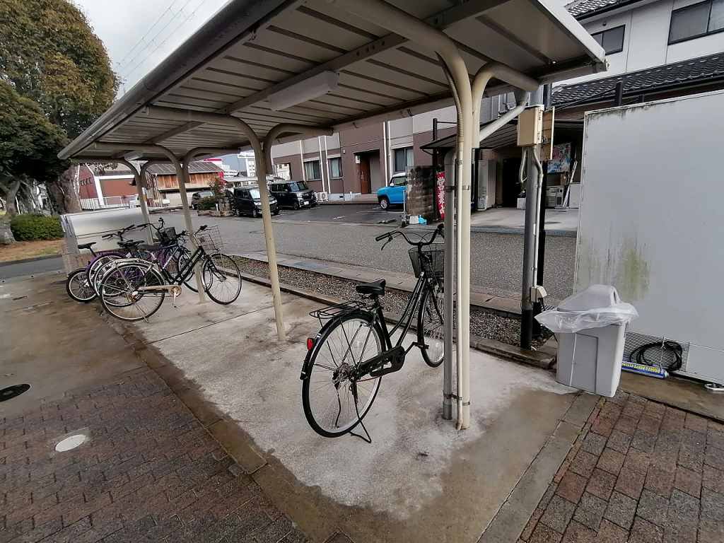 駐輪場も完備しております。