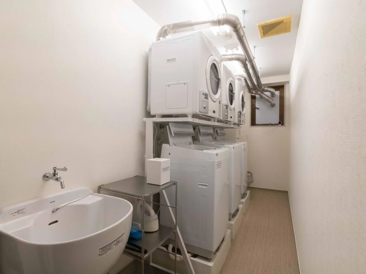 男女別のランドリー。洗剤は無料で備え付けています！