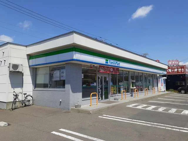 ファミリーマートまで500m
