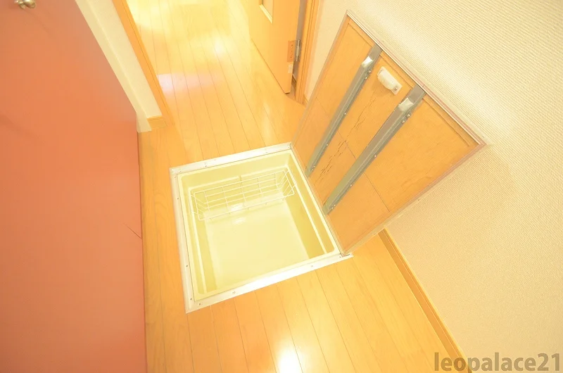 床下収納になります。