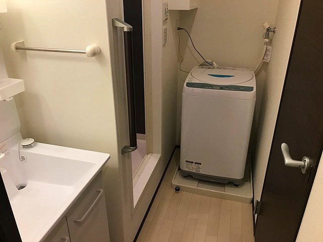 独立洗面台付き♪洗濯機設置済み
