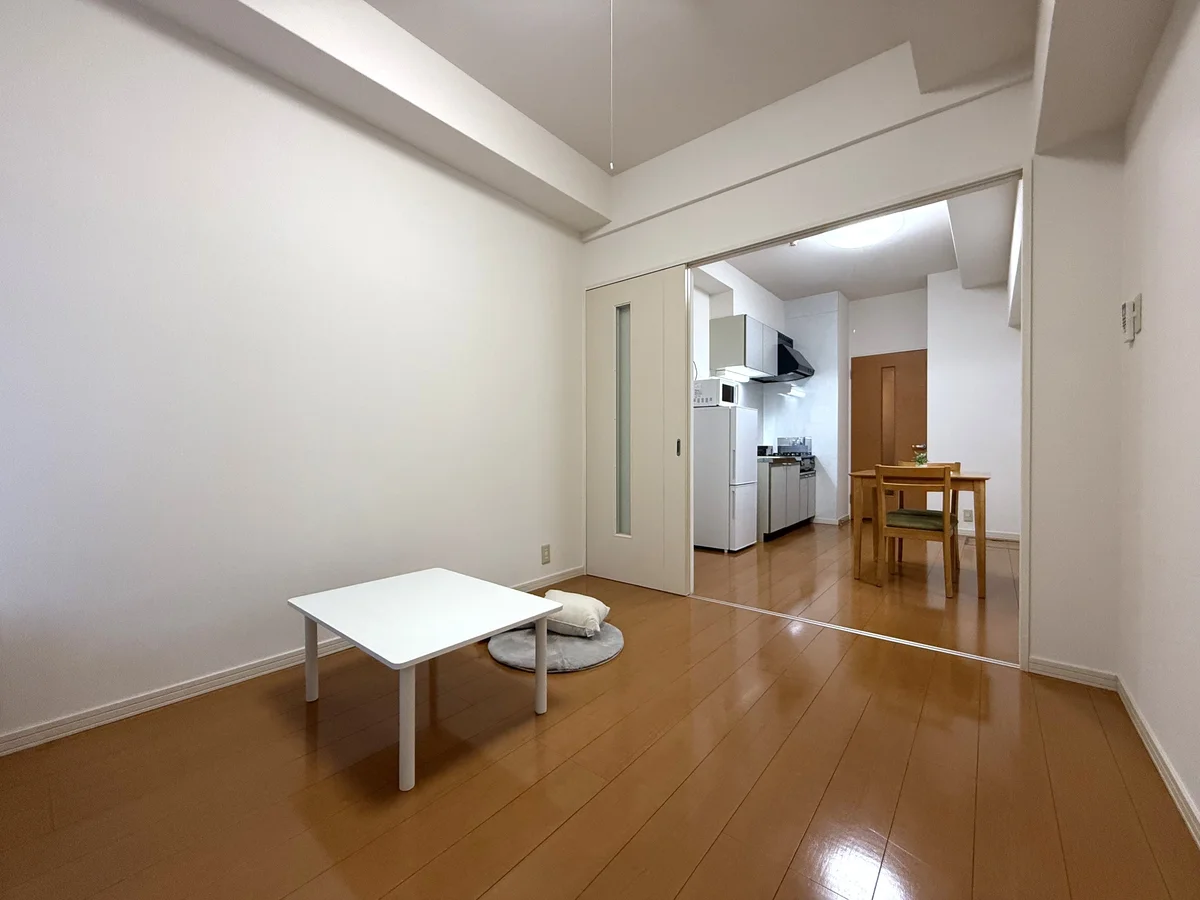 ※ラグとクッションは撮影用備品の為、設置しておりません。