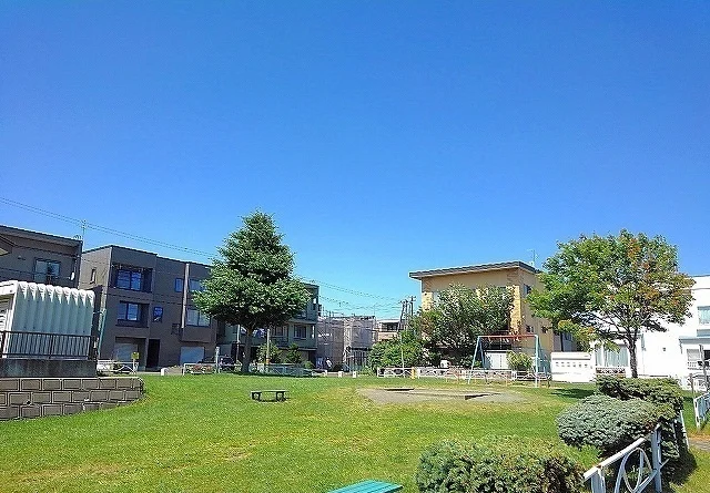 ひまわり公園まで850m