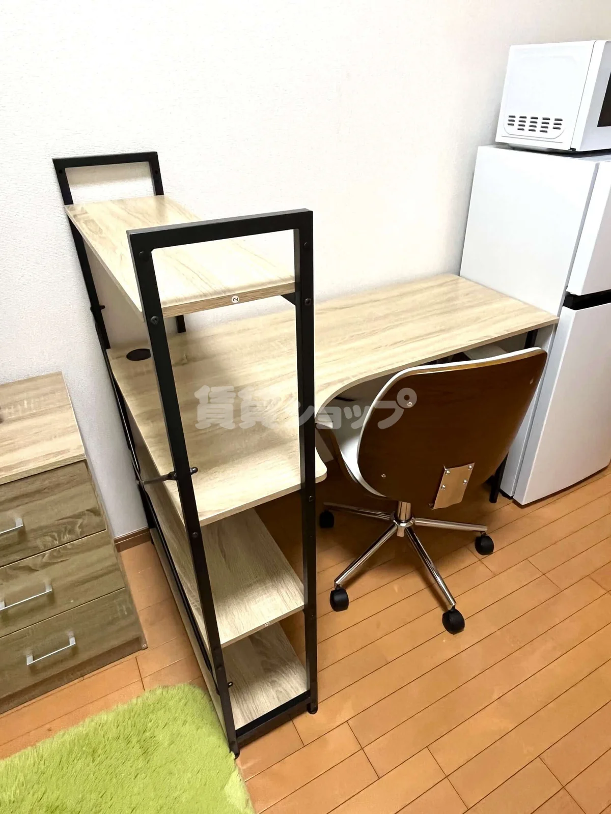 デスク・チェアも完備♪お仕事に♪