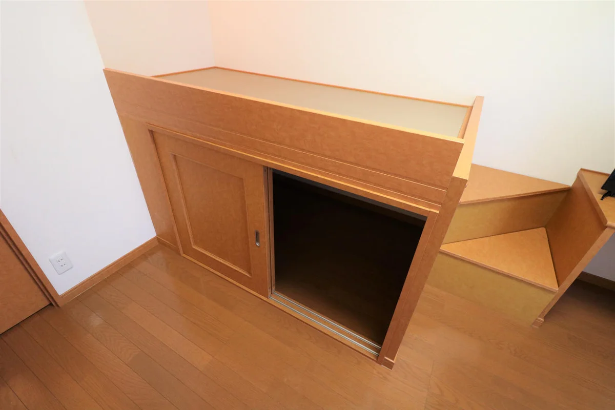 ベッド下に収納スペースあり！荷物が多くても十分に収まります！