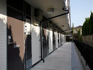 共用部分は清掃業者が清掃しています。