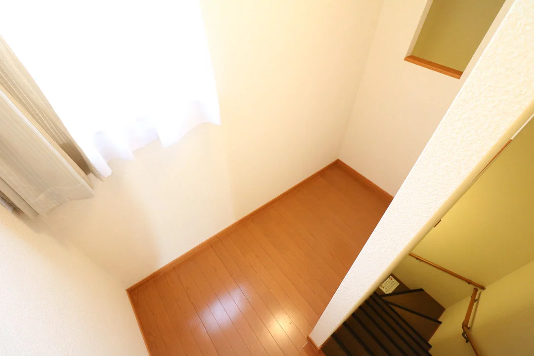 約１畳分の物入スペースがあり収納に活用