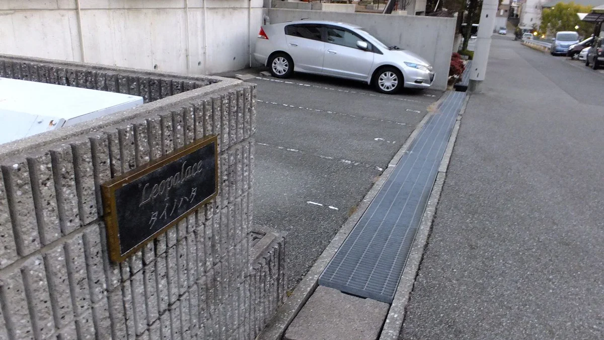 駐車場付き物件になります。