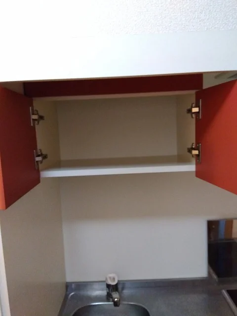キッチン　上部収納棚