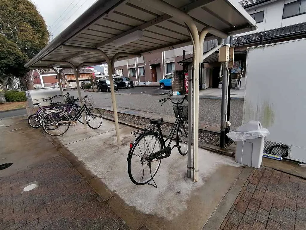 駐輪場も完備しております。