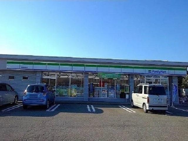 ファミリーマート　広面北店まで1200m