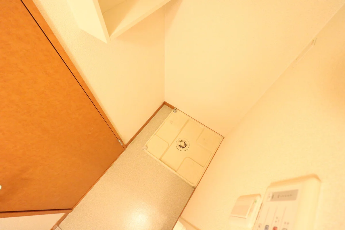 （※202・205号室のみ）室内に洗濯機置き場を完備