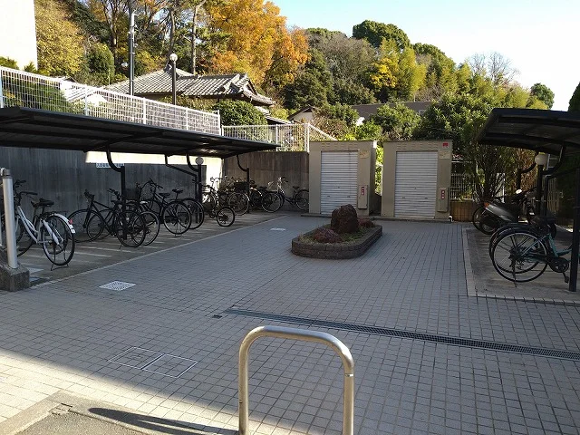 駐輪場　原付＆自転車のみ駐輪可能