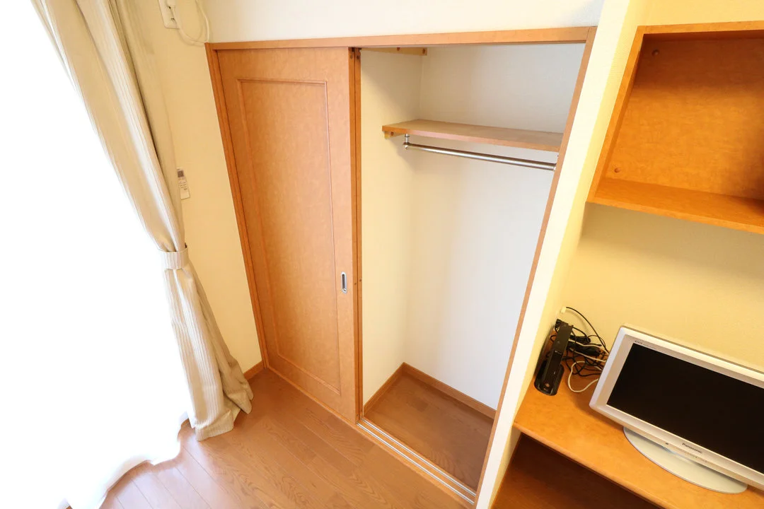 大切な衣類を収納出来る大型クローゼットあり